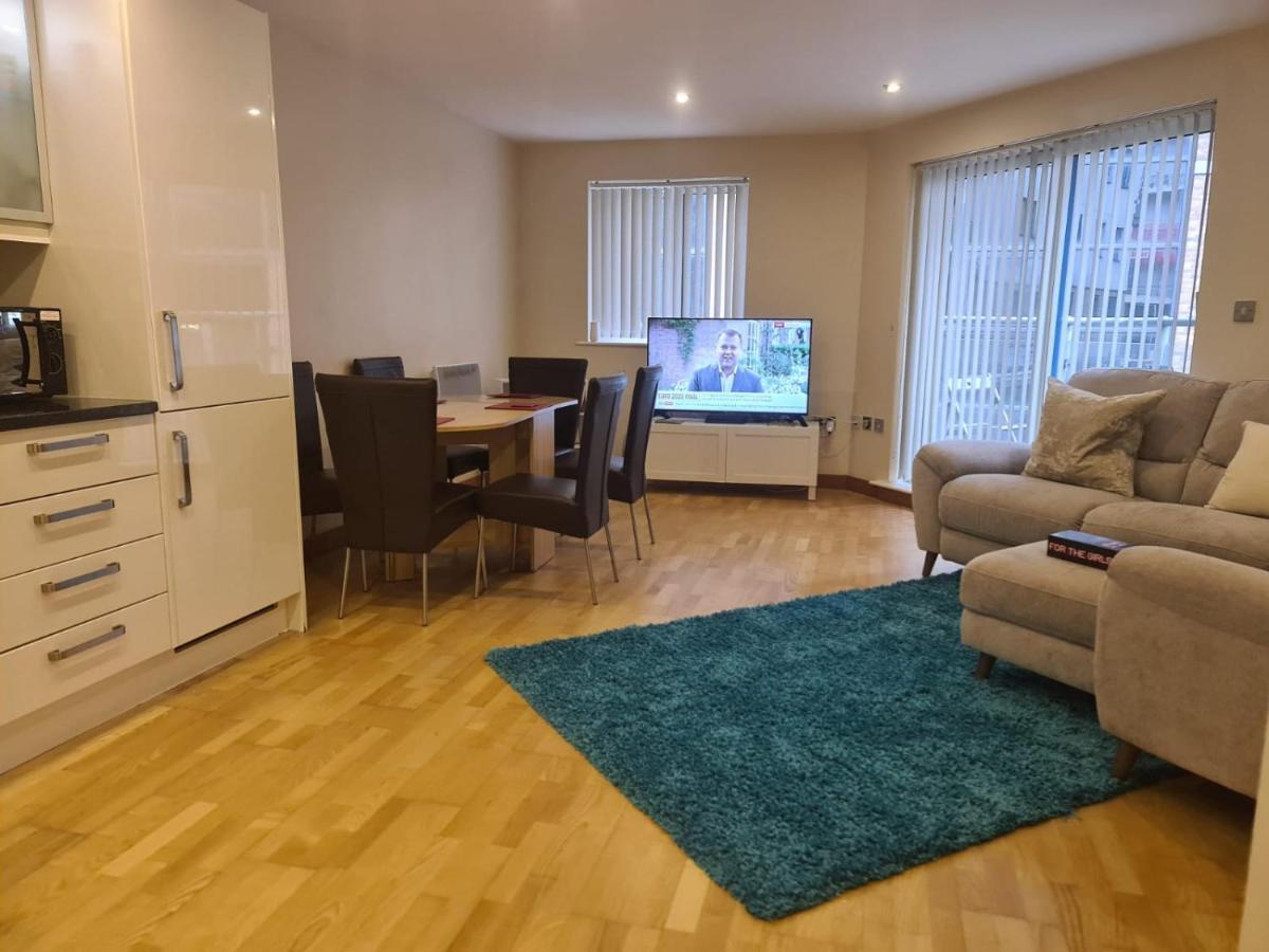 Red Naxela Canary Wharf Apartments ลอนดอน ภายนอก รูปภาพ